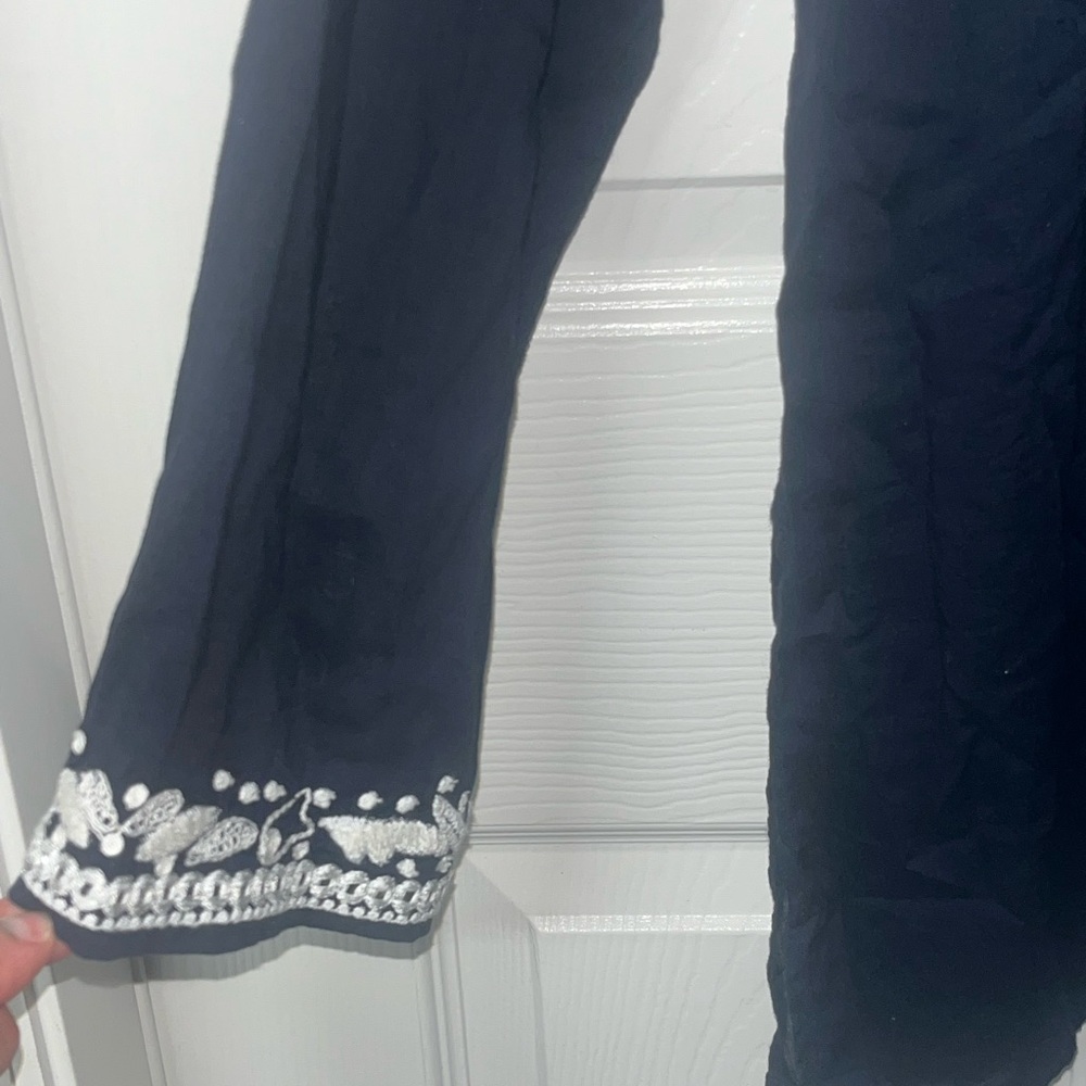 Karen Kane Size small lightweight Cotton Embroidered Navy Tunic Blouse USA - Picture 4 of 5
